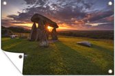 Tuindecoratie Een hunebed in Wales - 60x40 cm - Tuinposter - Tuindoek