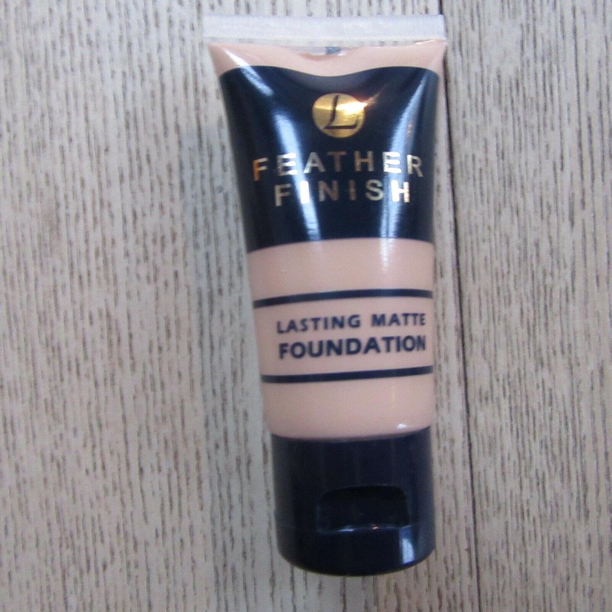 Lentheric Lentheric Feather Finish Lasting Matte Foundation 30ml - Natural Beige