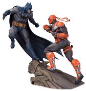 DC Comics - Batman vs. Deathstroke Statue 30cm