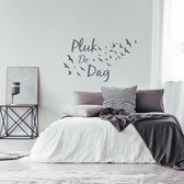 Muursticker Pluk De Dag Met Vogels -  Donkergrijs -  80 x 48 cm  -  alle muurstickers  slaapkamer  woonkamer  nederlandse teksten - Muursticker4Sale