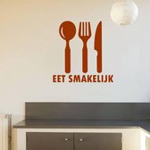 Muursticker Eet Smakelijk Met Bestek -  Bruin -  40 x 37 cm  -  keuken  nederlandse teksten  alle - Muursticker4Sale