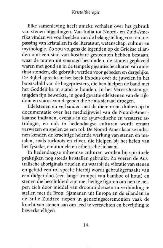 Tekstpagina met titel 'Kristaltherapie' en paragrafen over het gebruik van kristallen in verschillende culturen en rituelen.