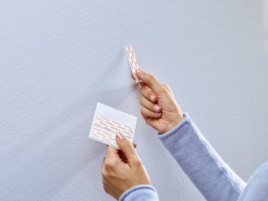 Tesa - 77772 - Clou adhésif pour papier peint et plâtre - jusqu'à 0.5kg - 13mm - transparent - 2 pièces