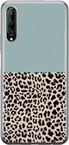Huawei P Smart Pro hoesje - Luipaard mint - Soft Case Telefoonhoesje - Luipaardprint - Blauw