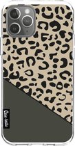Casetastic Apple iPhone 12 / iPhone 12 Pro Hoesje - Softcover Hoesje met Design - Leopard Mix Green Print