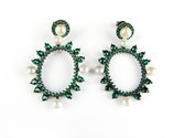 Zilveren oorringen Model Green Pearl Ovals zilveren oorringen gezet met groene stenen en parels