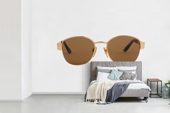 Lunettes de soleil de luxe représenté sur une fotobehang de fond blanc |  bol.com