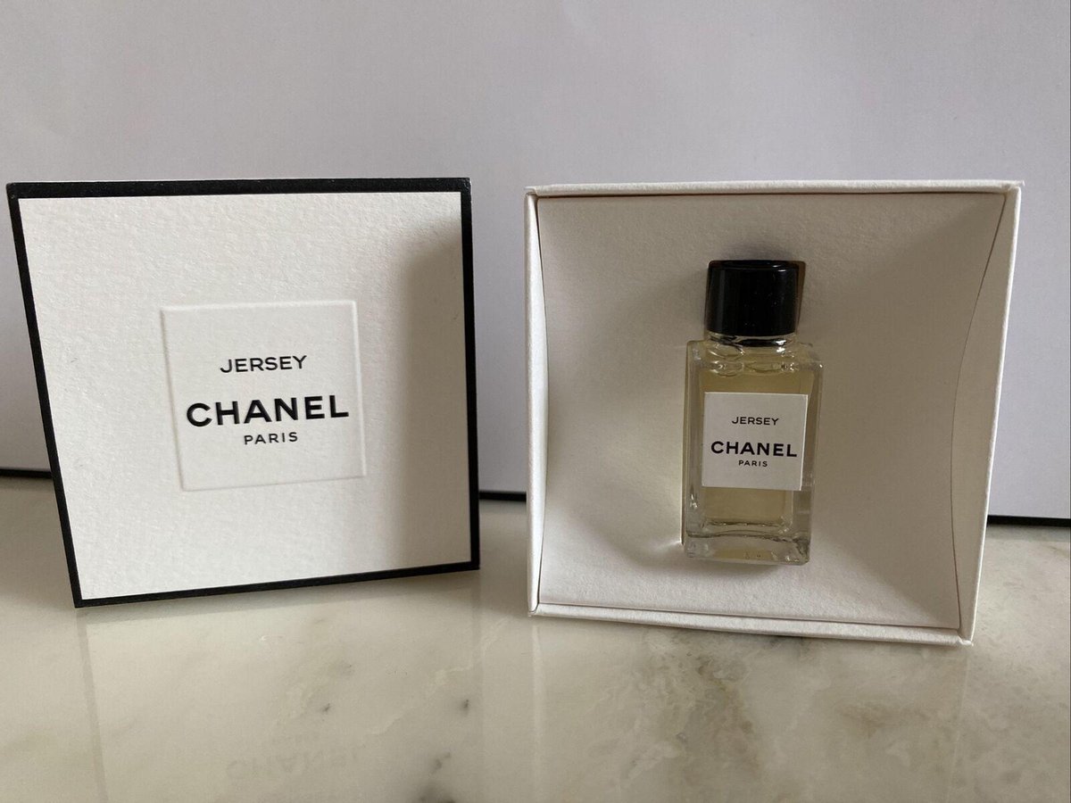 Buy Chanel Gardénia EDP 4ml Les Exclusifs Miniature Perfume Online at Best  Price - Belvish