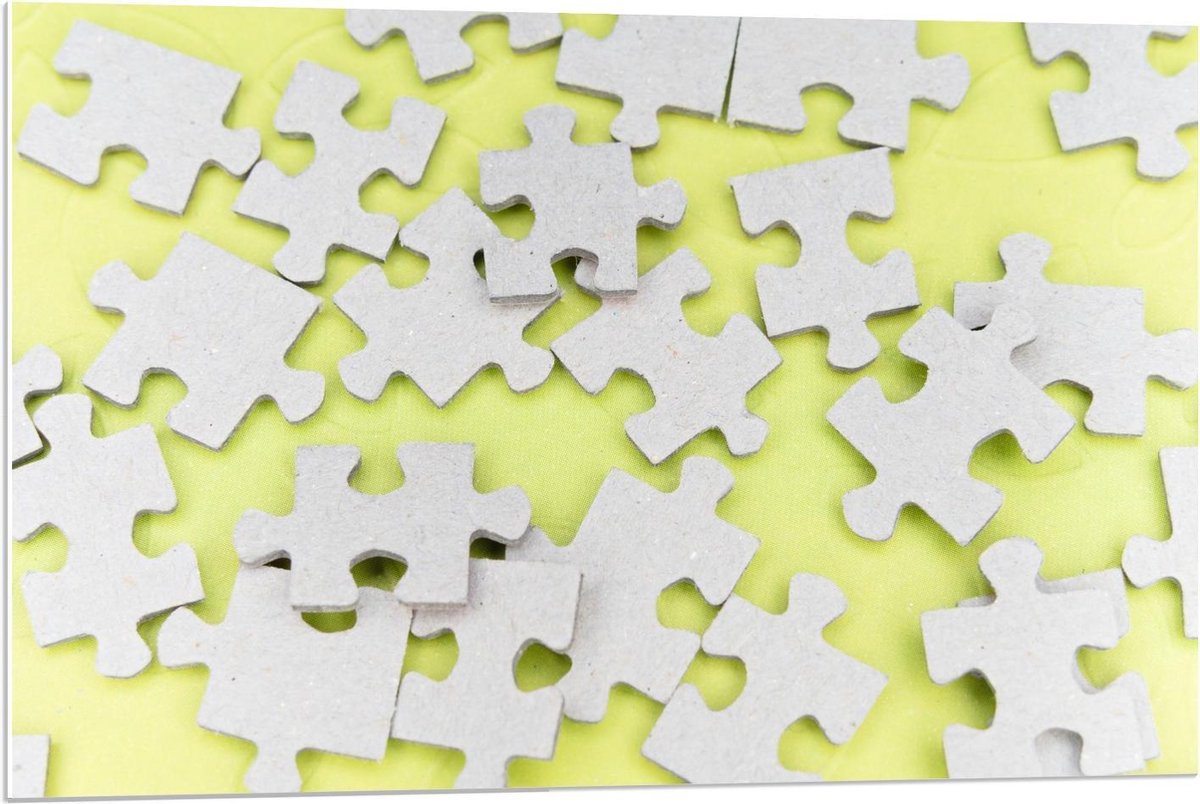 Forex - Witte Puzzelstukjes op Gele Achtergrond - 90x60cm Foto op Forex