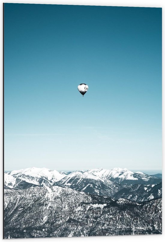 Dibond - Luchtballon boven Sneeuwgebied - 60x90cm Foto op Aluminium (Met Ophangsysteem)