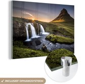 MuchoWow® Glasschilderij 60x40 cm - Schilderij acrylglas - Watervallen omringd met groene heuvels - Foto op glas - Schilderijen