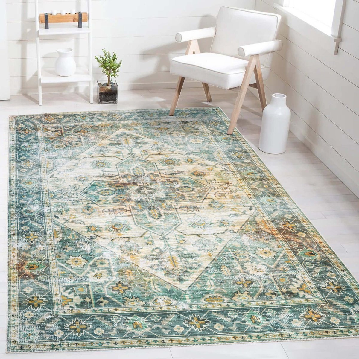 flycarpets Burano Vintage Medaillon Vloerkleed - Groen - Laagpolig Tapijt - 160x230 cm