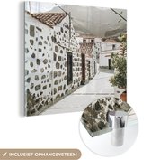 MuchoWow® Glasschilderij 20x20 cm - Schilderij acrylglas - Straat - Zomer - Architectuur - Foto op glas - Schilderijen