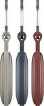 Drie Fresh 'n Rebel Smart Finders met sleutelringen in Silky Sand, Dive Blue en Safari Red, hangend aan een metalen ring.
