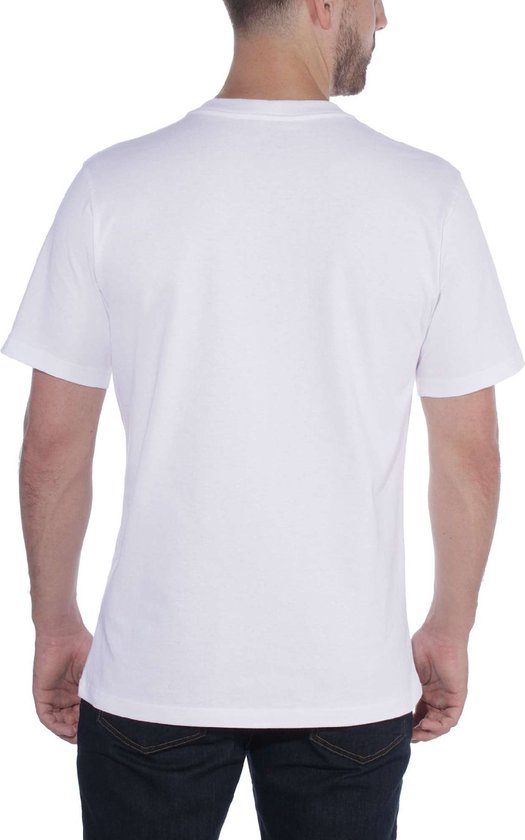 Man van achteren gezien, draagt een witte T-shirt.