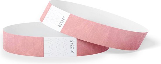 Deux bracelets en papier rose pastel avec bordure blanche en zigzag et le numéro 012345 sur une bande blanche.