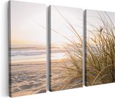 Artaza Canvas Schilderij Strand en Duinen bij Zonsondergang - Zee - Drieluik Schilderijen - 150x100 - Groot - Wanddecoratie Woonkamer
