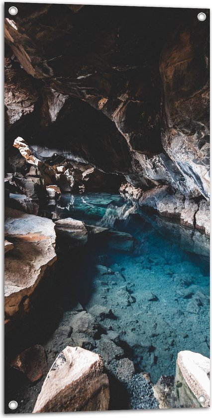 WallClassics - Poster de Jardin - Water Bleu Clair dans une Grotte Beige - 50x100 cm Photo sur Poster de Jardin (décoration murale pour l'extérieur et l'intérieur)