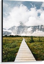 WallClassics - Canvas  - Houten Pad richting de Bergen - 80x120 cm Foto op Canvas Schilderij (Wanddecoratie op Canvas)