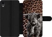 Bookcase Geschikt voor iPhone XR telefoonhoesje - Schotse hooglander - Panterprint - Zwart - Wit - Met vakjes - Wallet case met magneetsluiting