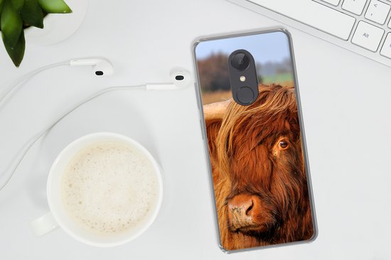 Coque Xiaomi Redmi 5 - Highlander écossais - Herbe - Arbre - Coque de téléphone en Siliconen