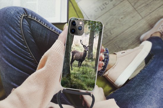 Coque avec cordon iPhone 13 Pro Max - Cerf - Arbres - Herbe - Siliconen - Bandoulière - Coque arrière avec cordon - Coque pour téléphone avec cordon - Coque avec corde