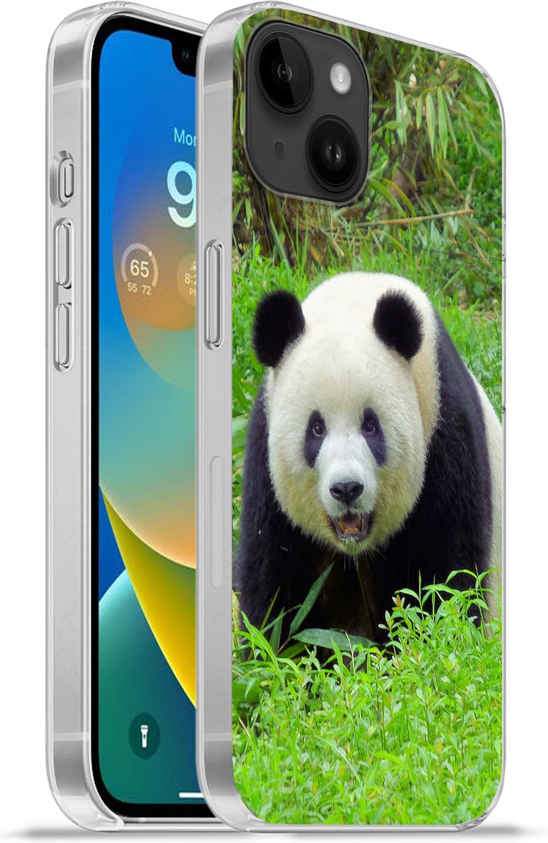 Telefoonhoesje Geschikt voor Apple Iphone 14 Plus hoesje - Panda - Gras - Dier - Siliconen Telefoonhoesje Telefoonhoesje