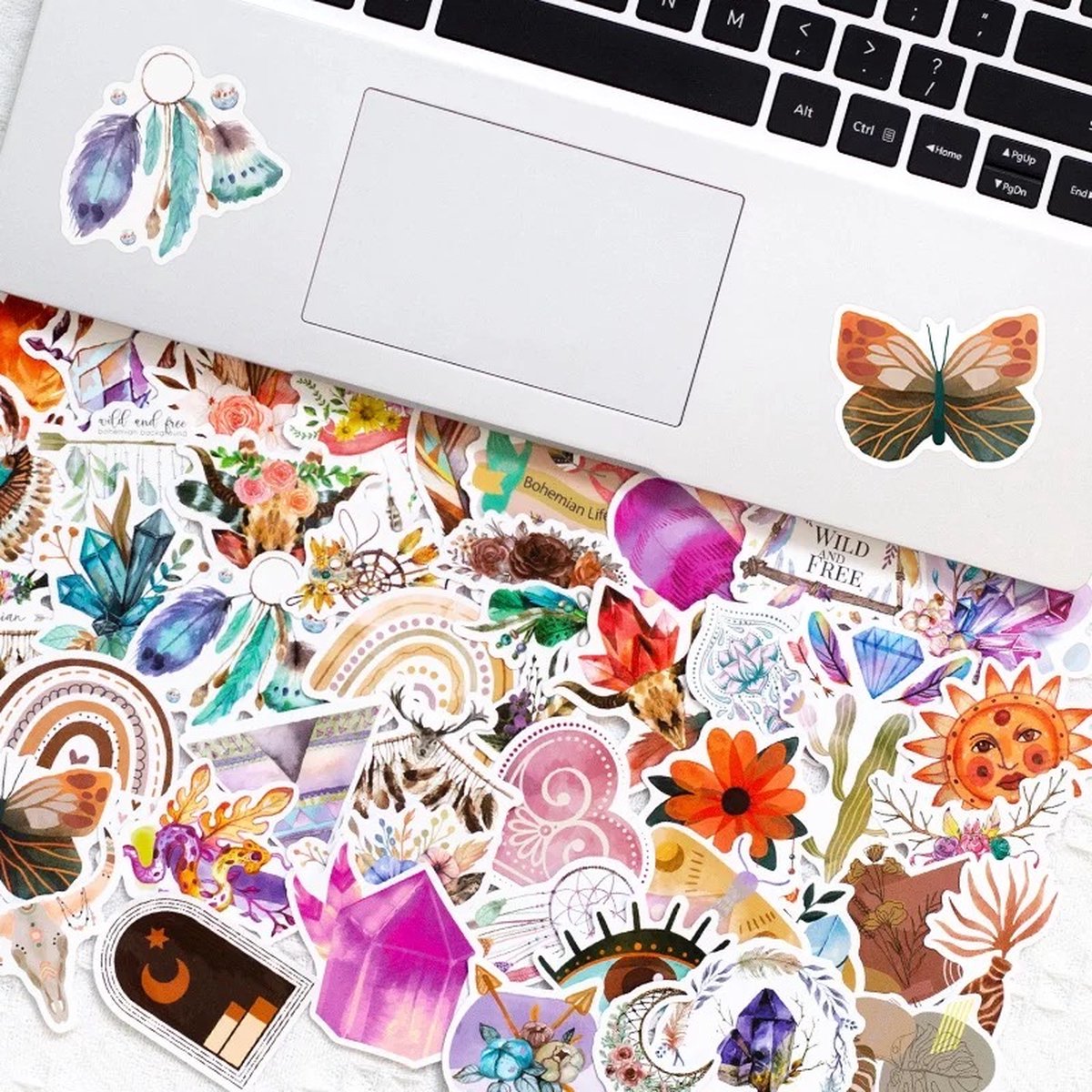 Bohemian Retro Stickers 50 Stuks | Boho Stickers | Thema Bohemien | Laptop Stickers | Decoratie | Stickers Kinderen | Stickers Volwassenen | Flowers | Regenboog | Vlinder | Bloemen | Plakstickers | Stickers Bullet Journal | Planner Stickers — afbeelding 3