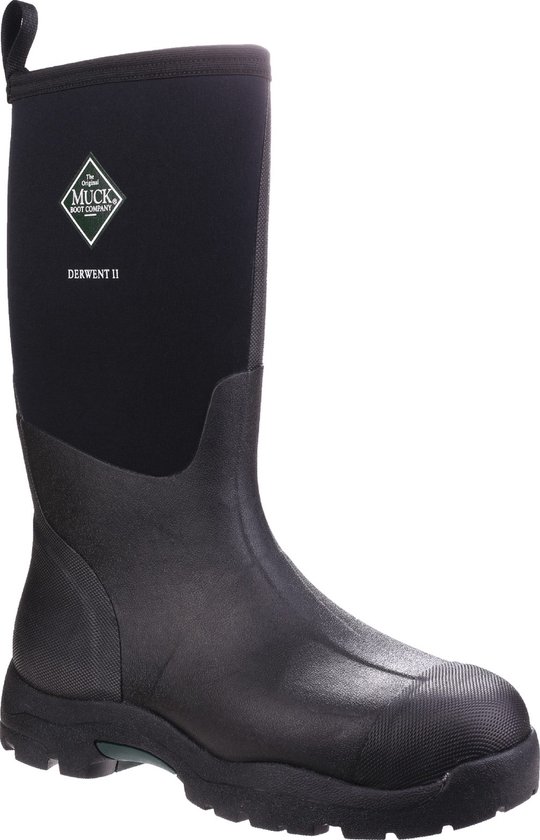 Zwarte Muck Boot Derwent II laars, focus op de neus en zool, met groen accent onder de zool.