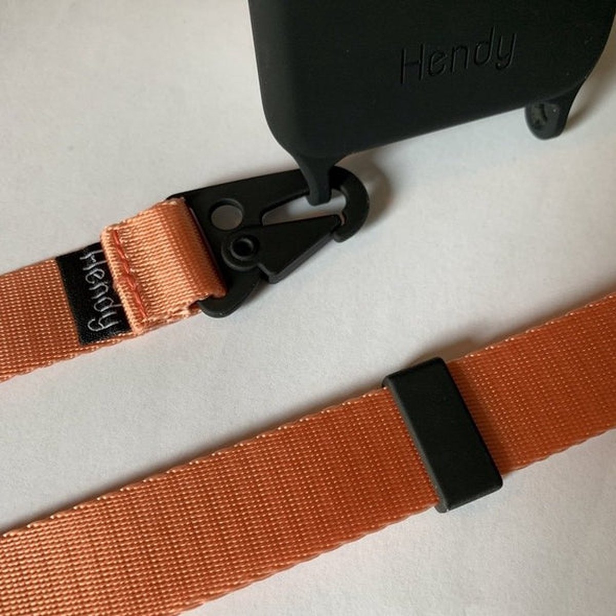 Hendy telefoonhoesje met koord - Switch - Coral - iPhone X /XS