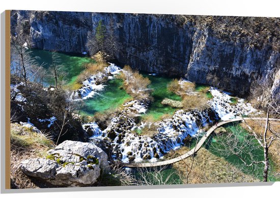 WallClassics - Hout - Plitvicemeren van Bovenaf - 105x70 cm - 12 mm dik - Foto op Hout (Met Ophangsysteem)