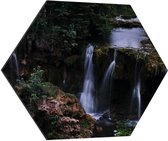 WallClassics - Dibond Hexagon - Watervallen in de Natuur - 80x69.6 cm Foto op Hexagon (Met Ophangsysteem)