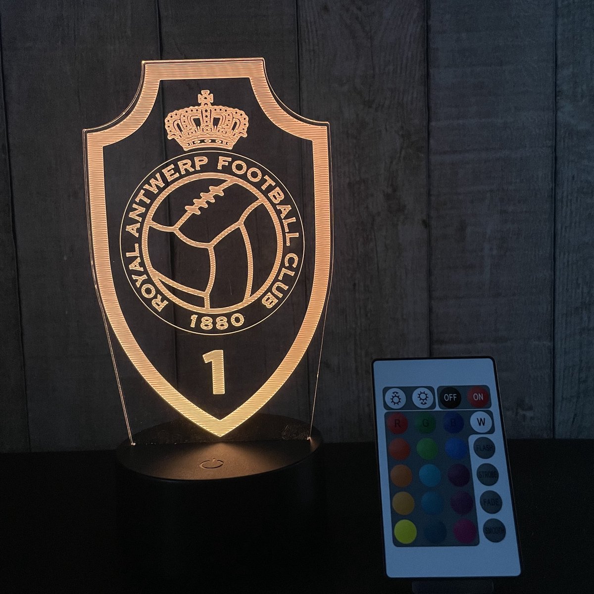 Klarigo® Nachtlamp – 3D LED Lamp Illusie – 16 Kleuren – Bureaulamp – Antwerp FC – Voetbal lamp – Nachtlampje Kinderen – Creative lamp - Afstandsbediening