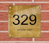 Naambordje voordeur plexiglas 15x15x0,5 cm met goud kleur afstanhouder model 1105 - Huisnummerbordje, naambordjes, naambordje huis, naamplaatjes, huisnummer bordje, originele naambordjes voordeur, huisnummerbord met naam, originele huisnummer bord