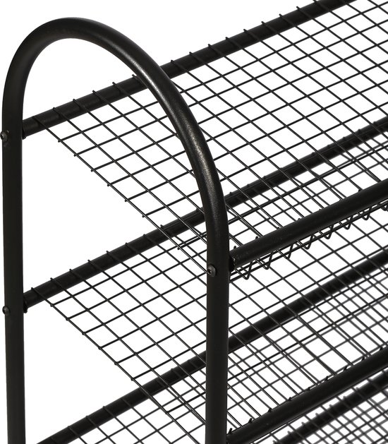 Detailopname van een zwart, metalen schoenenrek met een gebogen bovenrand en een roosterstructuur.