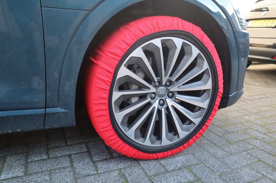 Chaussettes neige pneu : spécialiste chaussette à neige auto voiture