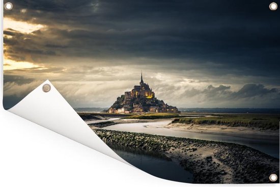 Ciel sombre sur le Mont Saint-Michel près de la Normandie en France Affiche de jardin 180x120 cm - Toile de jardin / Toile d'extérieur / Peintures d'extérieur (décoration de jardin) XXL / Groot format!