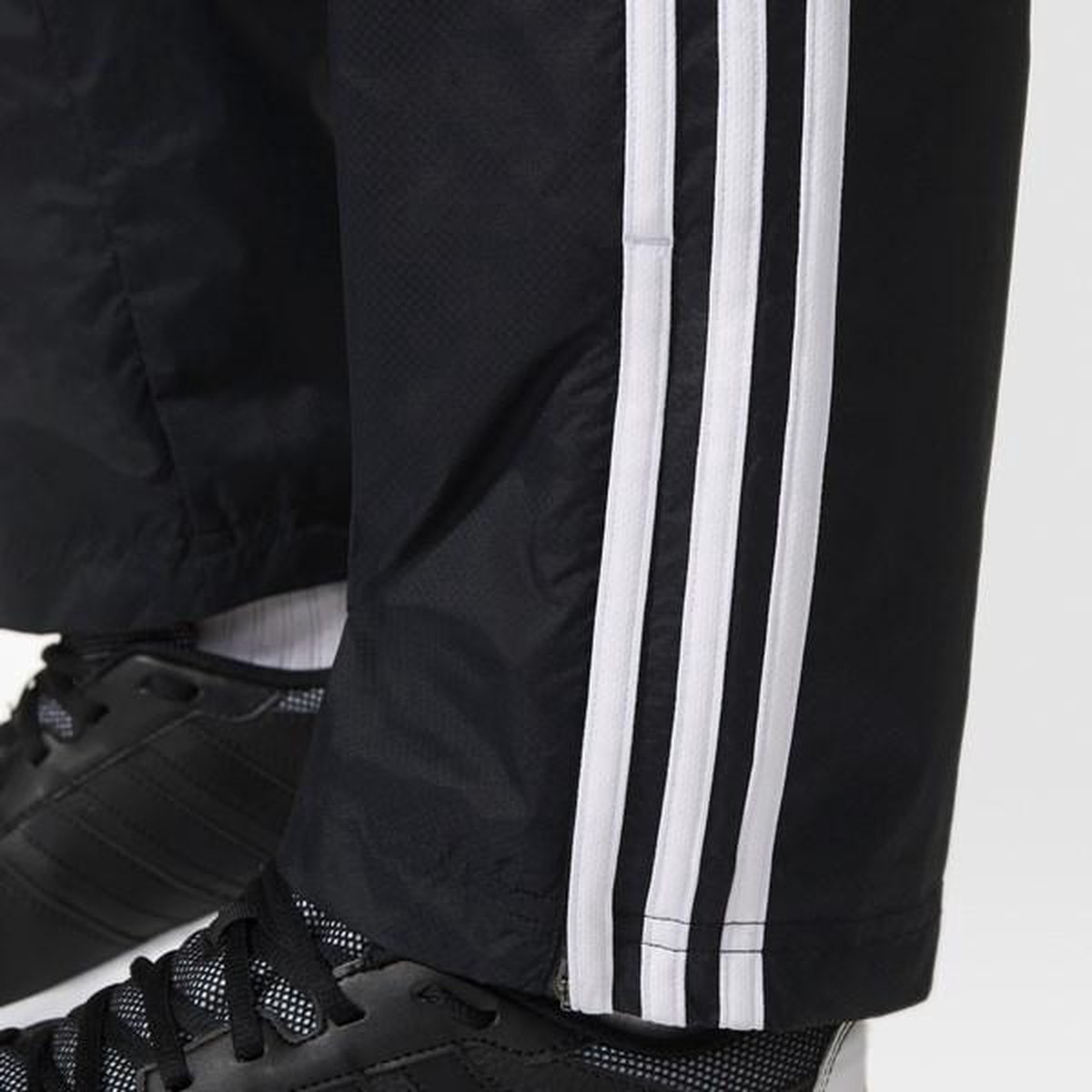 adidas Essentials 3Stripes Pant Woven Sportshirt Heren - Black/Black/White  | bol.com