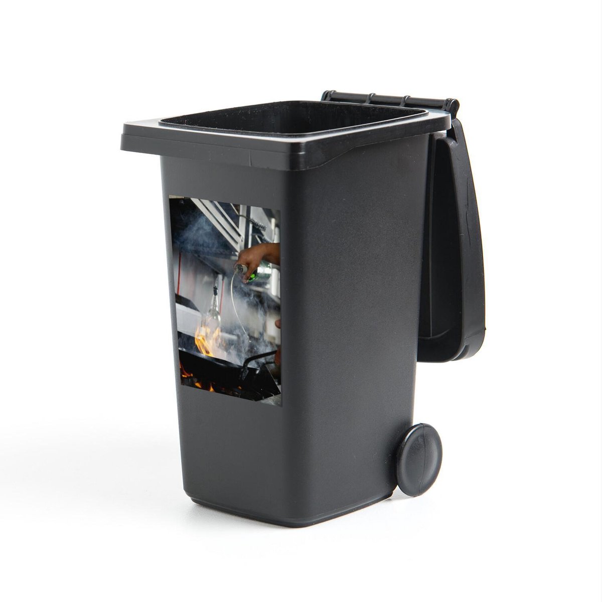 Container sticker Wokpan - Wok olie wordt in een wokpan gegoten Klikosticker - 40x60 cm -