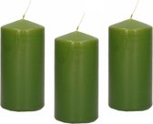 8x Olijfgroene cilinderkaarsen/stompkaarsen 5 x 10 cm 23 branduren - Geurloze kaarsen olijf groen - Woondecoraties