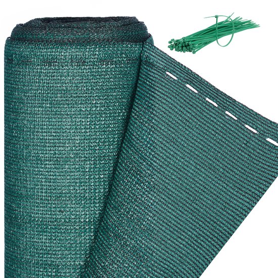 Opgerold donkergroen windbreeknet met groene kabelbinders.