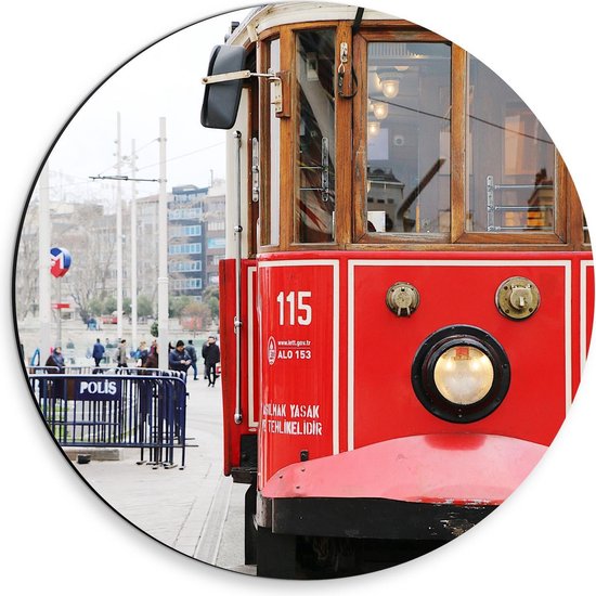 Dibond Wandcirkel - Rode Tram in de Stad - 30x30cm Foto op Aluminium Wandcirkel (met ophangsysteem)