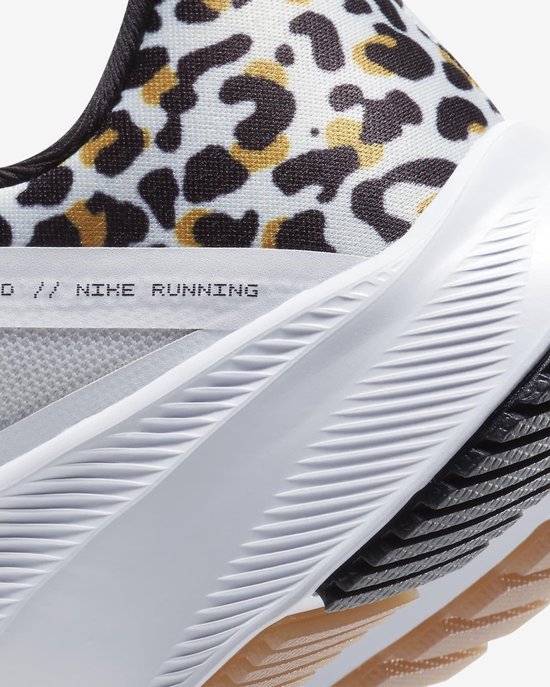 Nike Quest 3 Premium hardloopschoenen dames wit/panter | bol.com