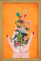 JUNIQE - Poster met houten lijst Frida's Hands -20x30 /Kleurrijk