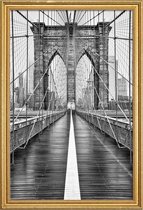 JUNIQE - Poster met houten lijst Brooklyn Bridge -13x18 /Wit & Zwart