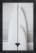 JUNIQE - Poster in houten lijst Beach Surf Board Symmetrie -30x45