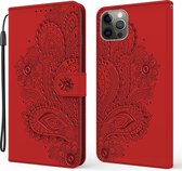 Voor iPhone 12 Pro Pauwpatroon met reliëfpatroon Horizontale lederen flip-hoes met houder & kaartsleuven & portemonnee & lanyard (rood)