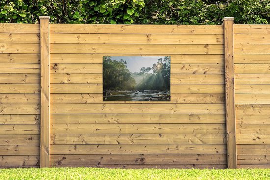 Le soleil brille sur une rivière dans une forêt malaisienne Affiche de jardin 90x60 cm - Toile de jardin / Toile d'extérieur / Peintures pour l'extérieur (décoration de jardin)