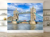 Professioneel Fotobehang Londen Tower Bridge - blauw - Sticky Decoration - fotobehang - decoratie - woonaccesoires - inclusief gratis hobbymesje - 415 cm breed x 280 cm hoog - in 7 verschille