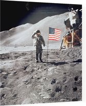 Astronaut gives salute beside U.S. flag (maanlanding) - Foto op Plexiglas - 40 x 40 cm